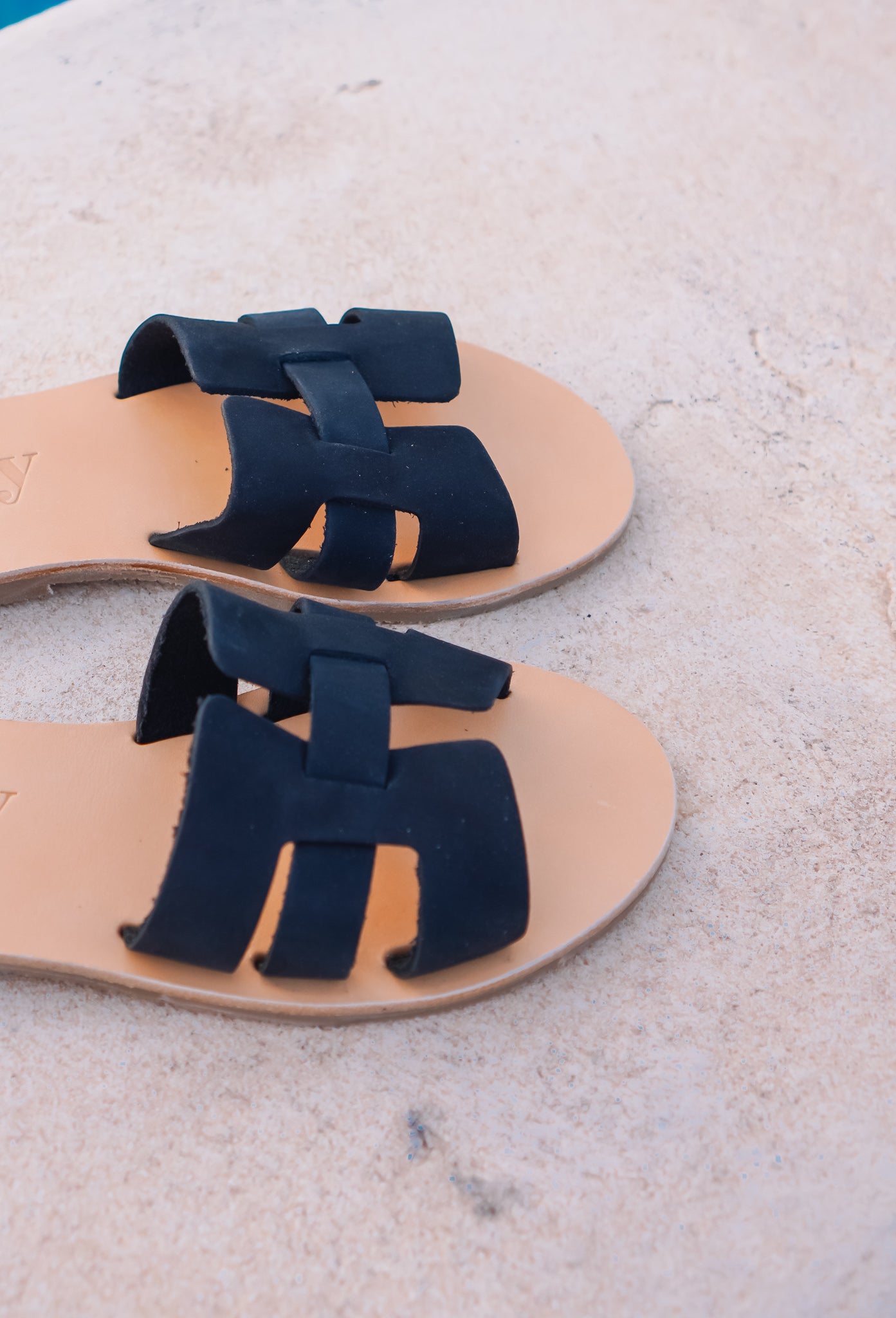 Margot Black Nubuck ss22